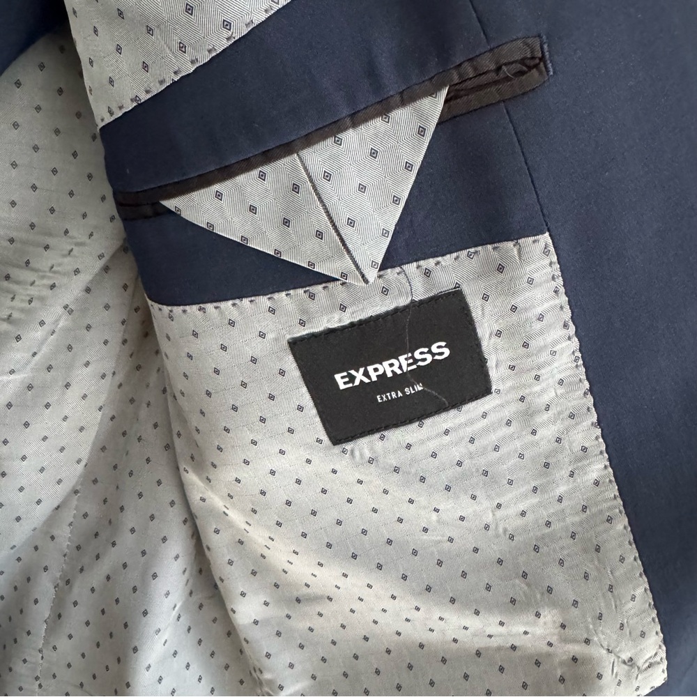 Express men’s navy 2 piece suit - Picture 2 of 8